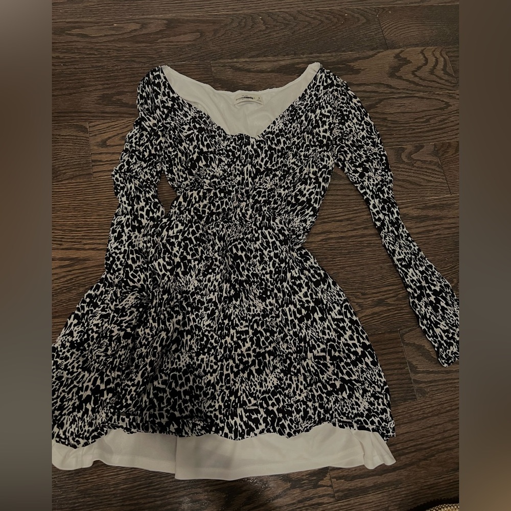Black and white medium length dress from Abercrombie, old vintage style.